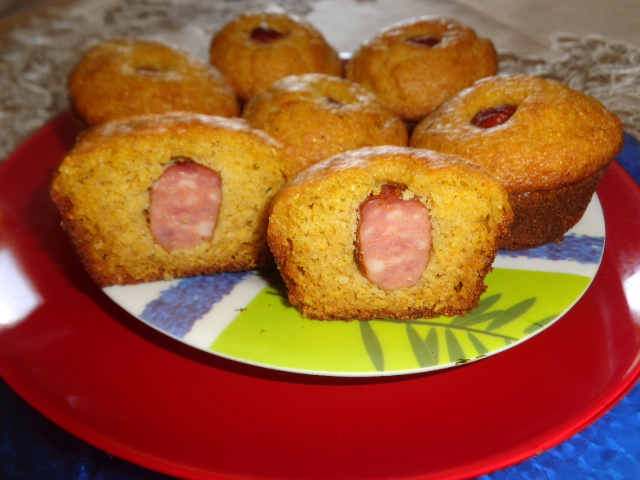 Muffins cu malai si carnaciori