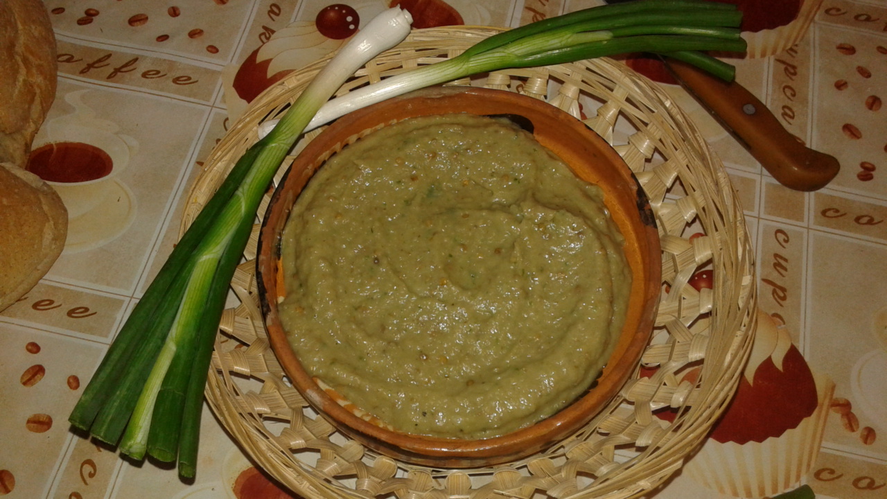 Salata de vinete cu ceapa verde