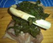 Rulouri de pui cu spanac si sparanghel pe pat de broccoli-3