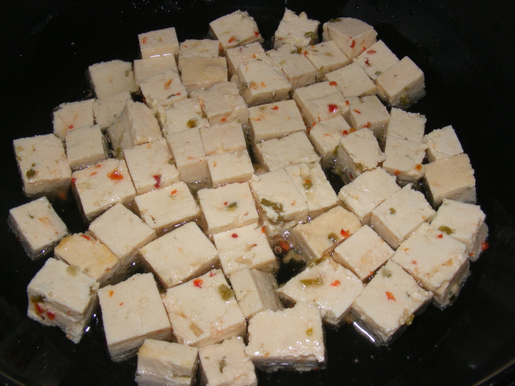 Salata de post cu paste si branza tofu