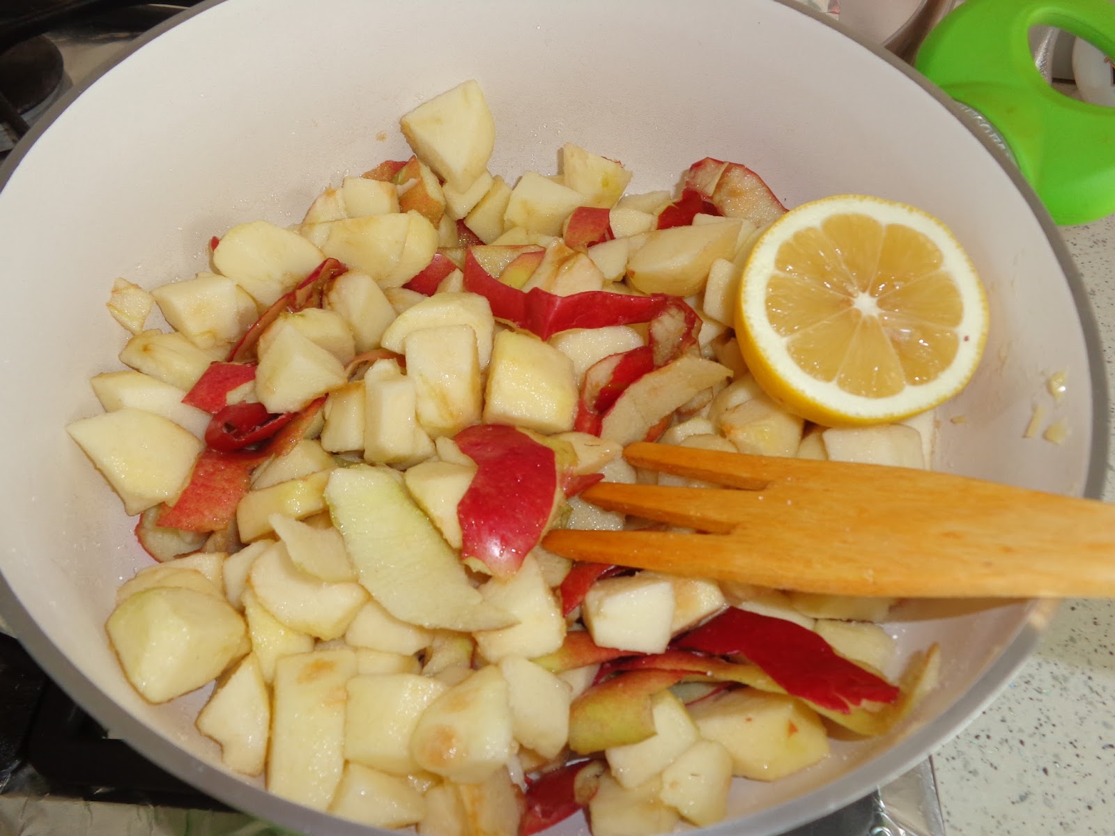 Pasta de mere cu anason si cuisoare