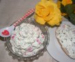 Cremă de brânză cu ceapă verde, mărar şi petale de trandafir-12