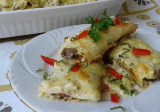 Rulade din foi de lasagna cu ficatei de pui