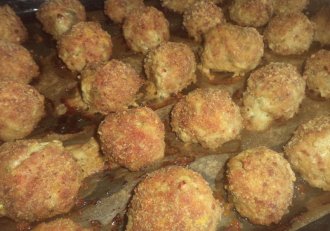 Chiftele din carne cu dovlecel si pesmet la cuptor