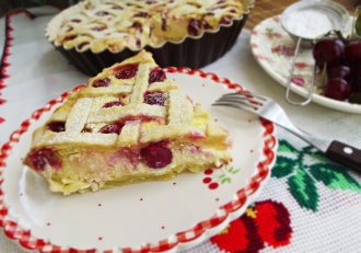 Tarta cu branza si visine