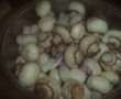 Pulpe de pui pe pat de sare si ciuperci sotate-5