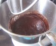 Brioșe cu cacao, glazură de ciocolată și nuci-3