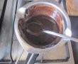 Brioșe cu cacao, glazură de ciocolată și nuci-10