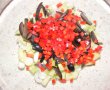 Salată de paste cu legume proaspete, caş şi salam uscat-11