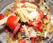 Salată de paste cu legume proaspete, caş şi salam uscat-28
