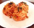 Spaghete cu sos de rosii picant cu mazare si busuioc-4