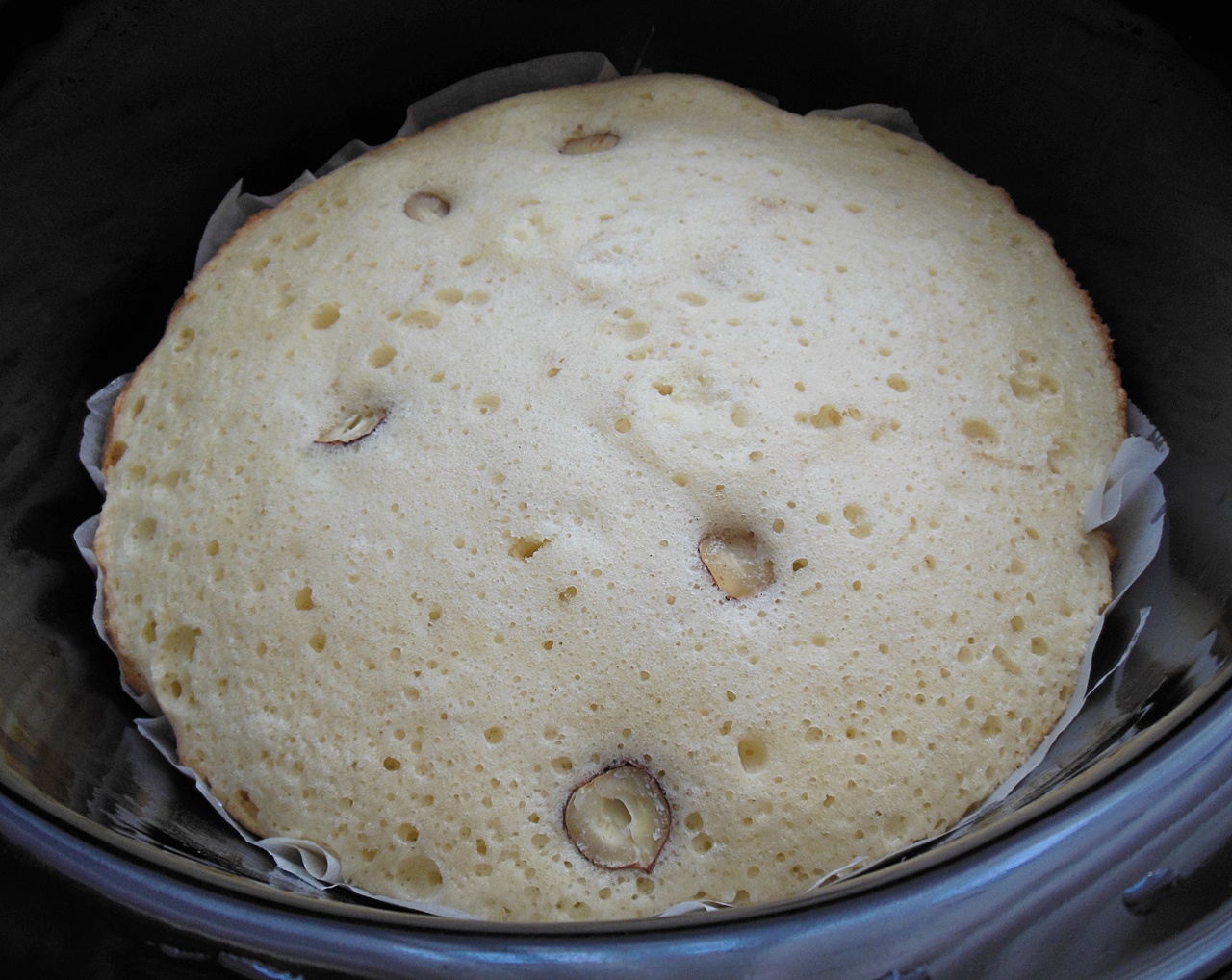 Prajitura cu prune si alune de padure la slow cooker Crock-Pot 4,7 L
