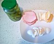Sandvici cu ou si gogosi aromate pentru micul dejun-6
