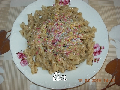 Paste cu nuca