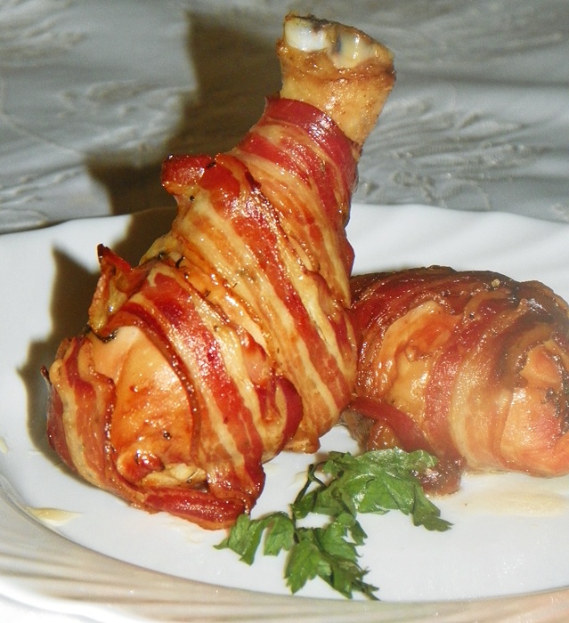 Pulpe de pui imbracate in bacon