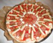 Pizza cu carnati picanti-3