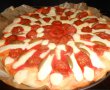 Pizza cu carnati picanti-4