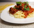 Spaghete cu chiftele si sos de rosii-15