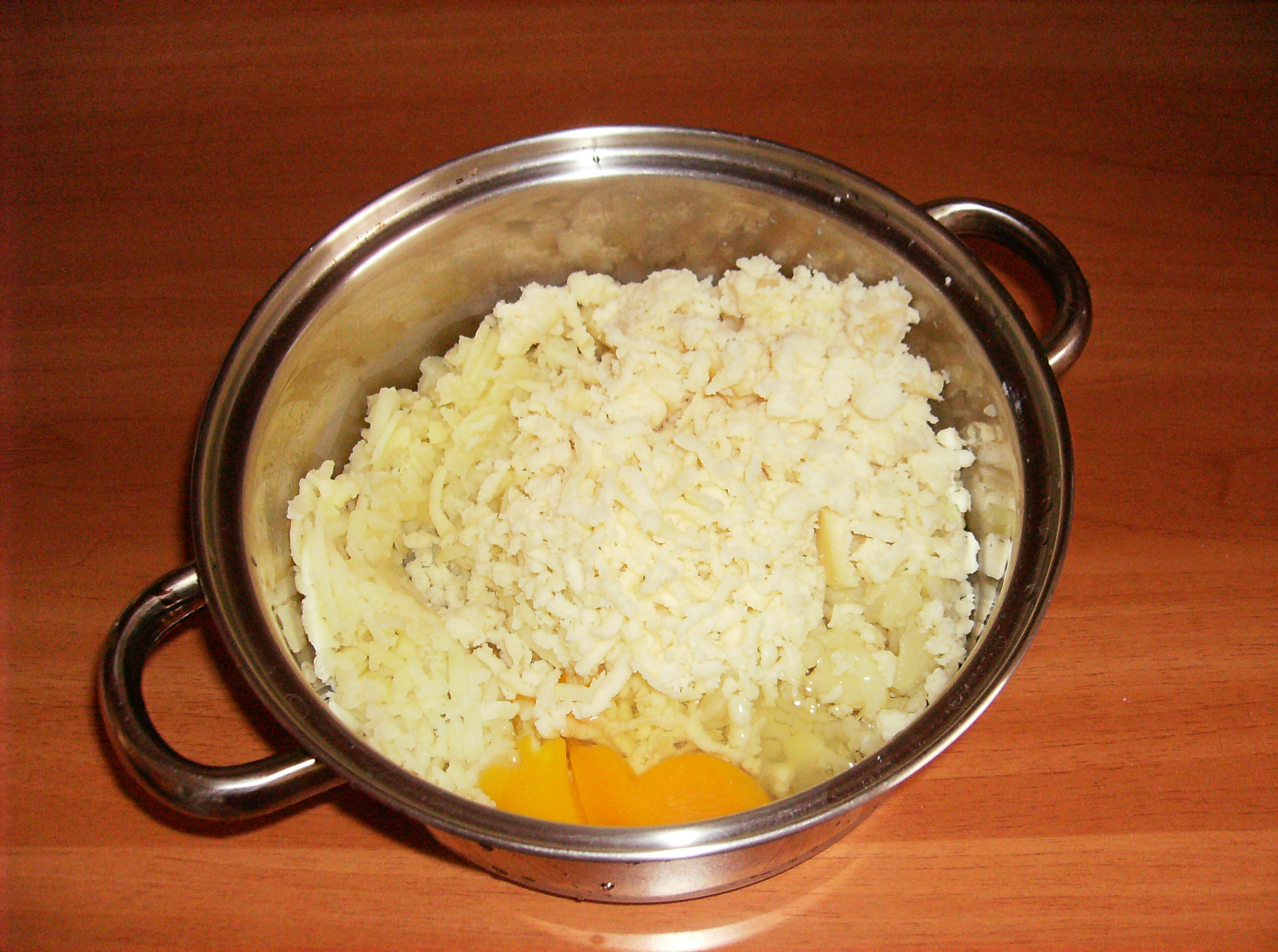 Crochete de cartofi cu brânză