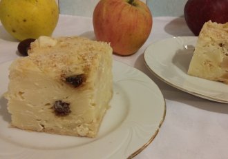 Paste cu branza, mere si stafide