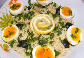 Salată de paste (risone) cu ton
