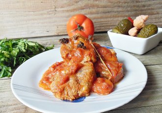 Spata de porc in sos