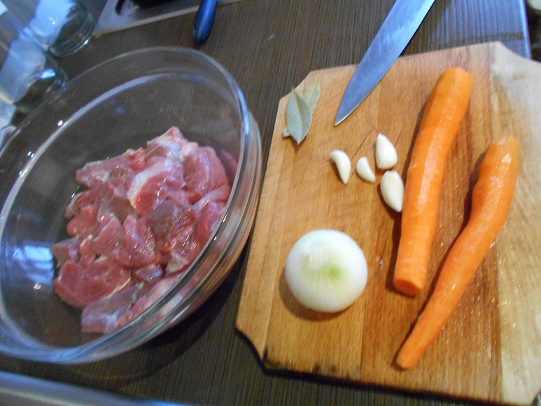 Carne de vitel cu mazare la slow cooker Crock-Pot 4,7 L