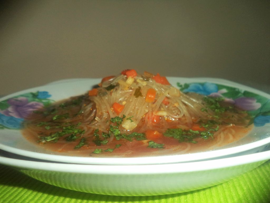 Supa picanta cu taitei din orez