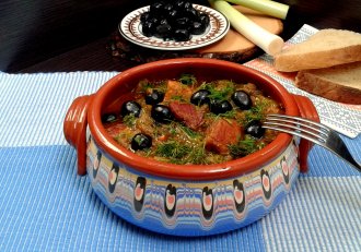 Mancare de praz cu carne de porc si masline