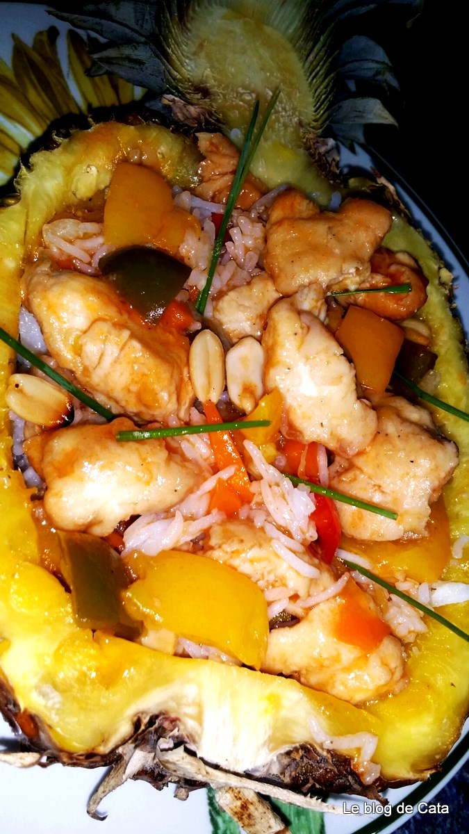 Pui cu orez in ananas - Khao phad sapparod