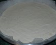 Prajitura cu blat din albusuri cu crema de branza-4