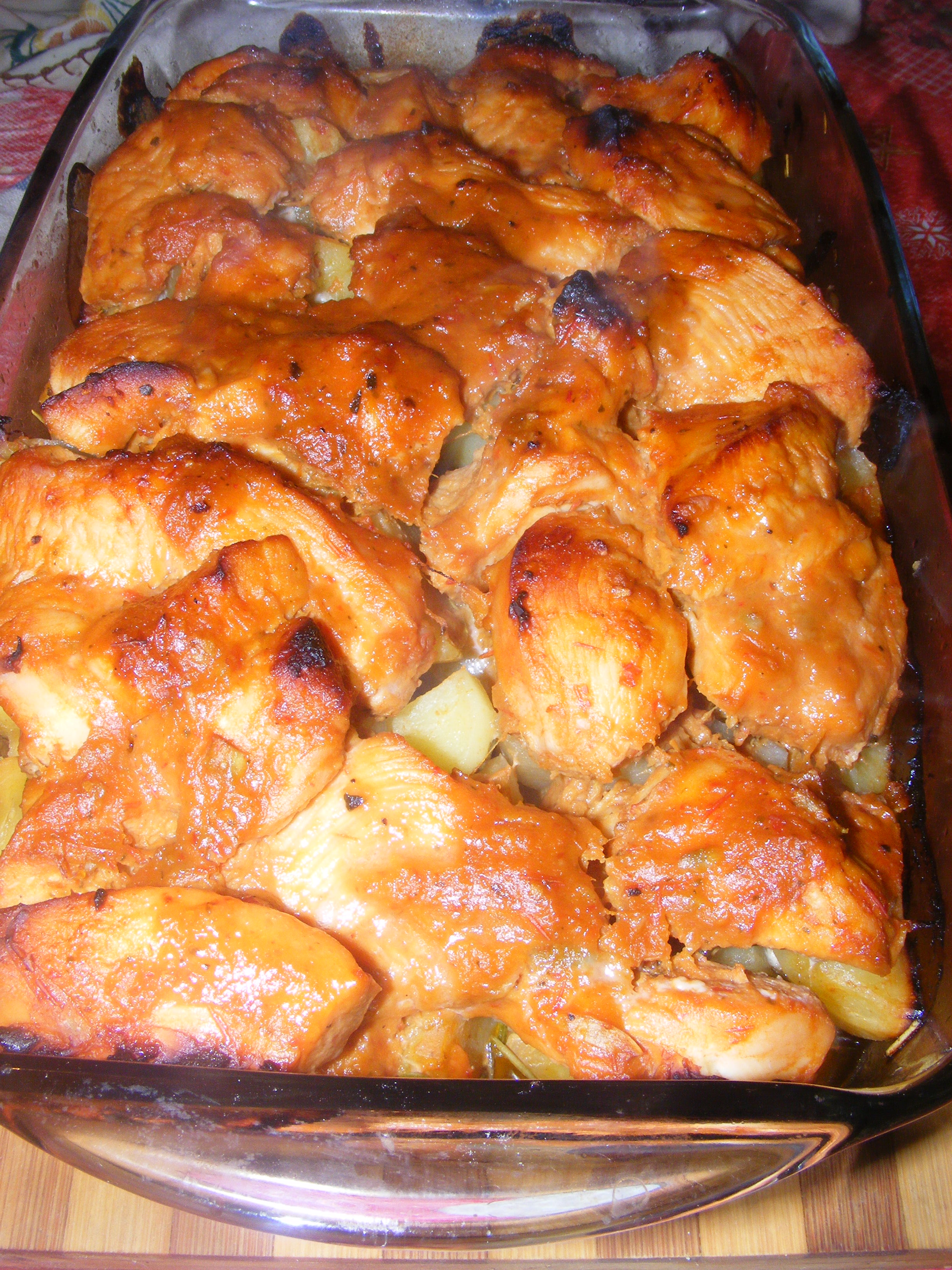 Sticky chicken - Cartofi cu rozmarin si piept de pui la cuptor