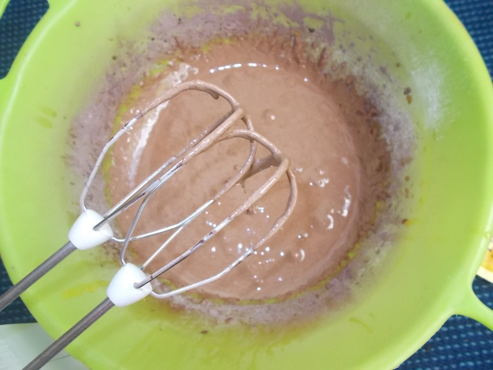 Prajitura cu crema caramel si frisca