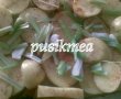 Cartofi noi cu usturoi verde la cuptor-4