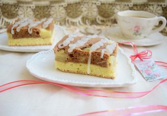Prajitura cu aluat fraged, bezea cu ciocolata si ananas