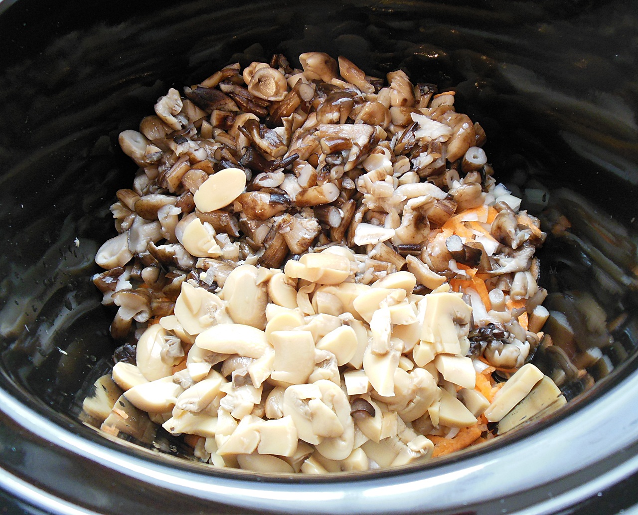 Tocanita cu ghebe si ciuperci la slow cooker Crock-Pot 4,7 L