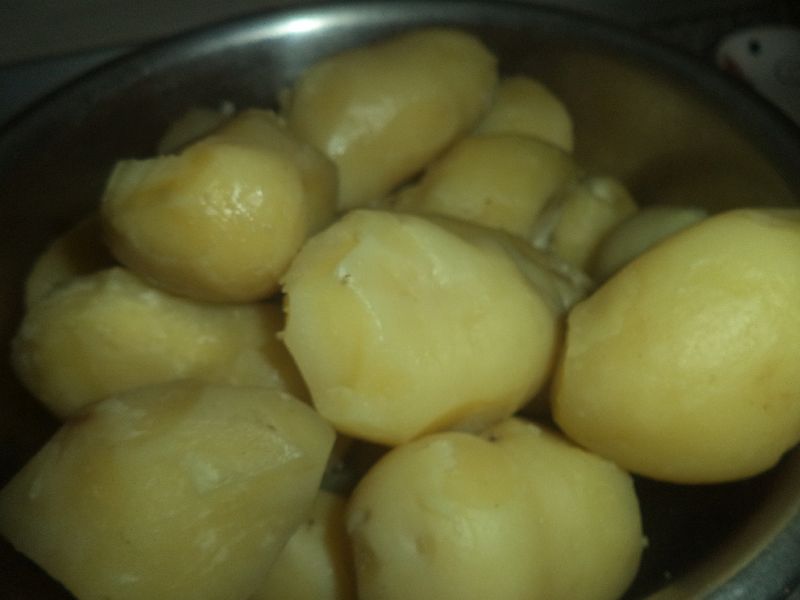 Bulete de cartofi cu soia, ardei si mujdei de usturoi
