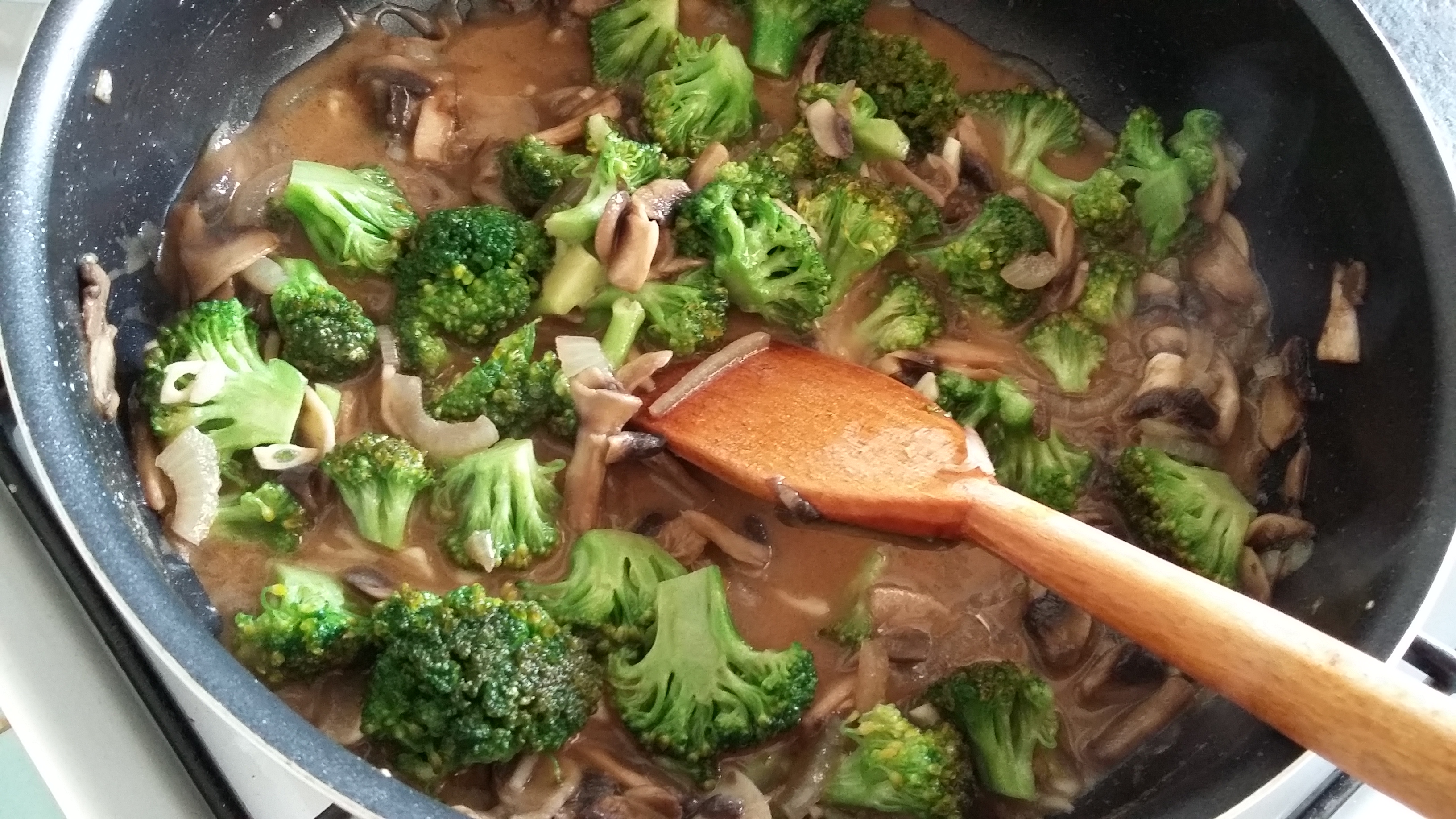 Ciuperci si broccoli in sos de soia