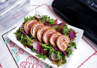 Rulada de miel cu hribi pregatita cu aparatul de marinat FoodSaver