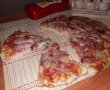 Pizza cu salam-6