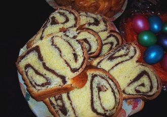 Cozonac cu nuca si cacao
