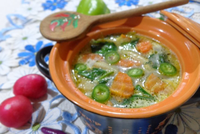 Supa de fasole verde cu spanac si iaurt