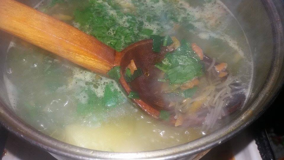 Supa cu ceapa verde si cu bors