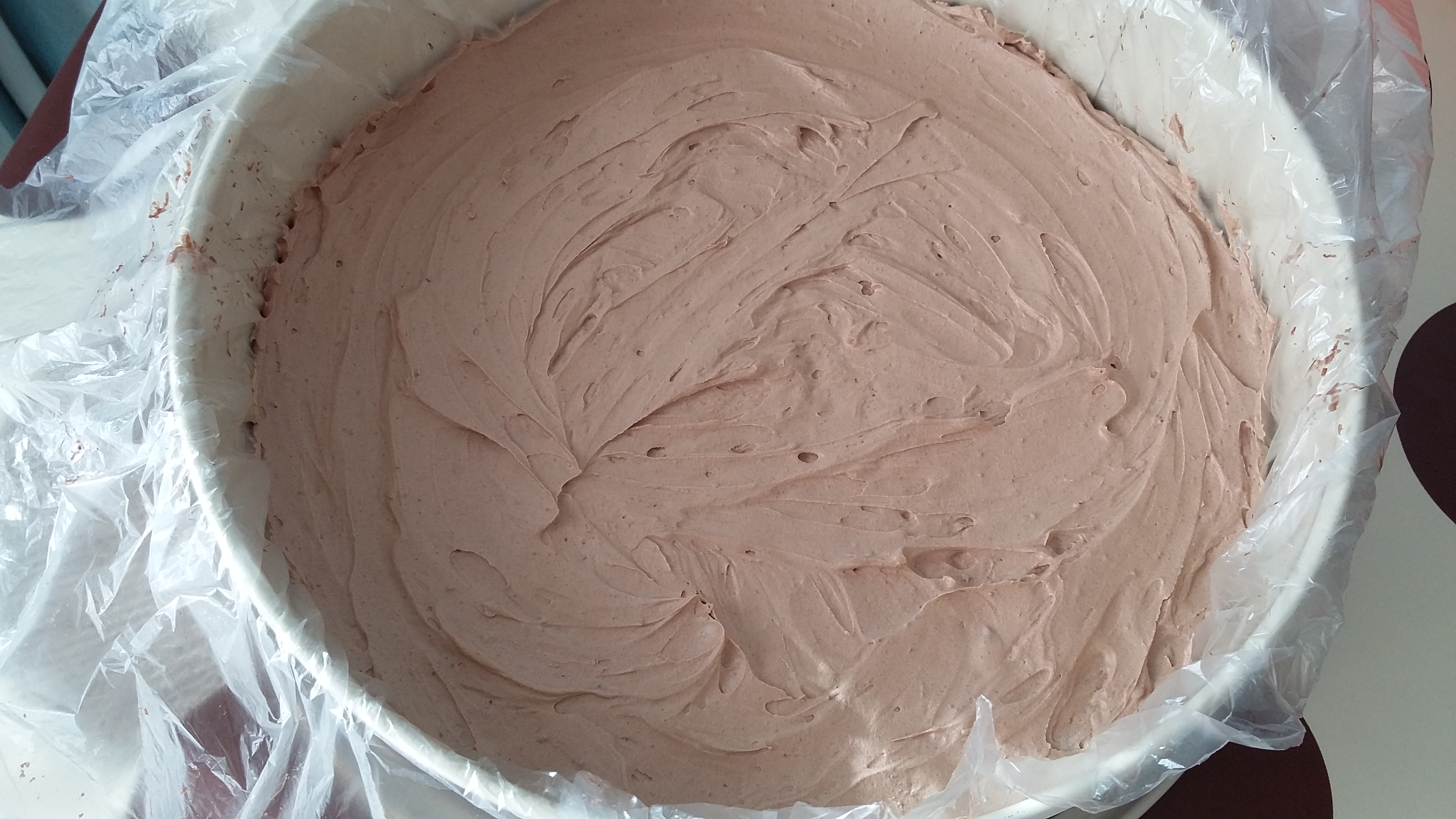 Tort de ciocolata cu capsuni (la rece)