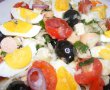 Salată de legume cu crenvuști, ouă și telemea-11