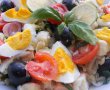 Salată de legume cu crenvuști, ouă și telemea-15