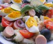 Salată de legume cu crenvuști, ouă și telemea-16