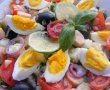 Salată de legume cu crenvuști, ouă și telemea-17