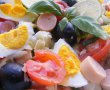 Salată de legume cu crenvuști, ouă și telemea-18