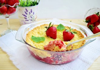 Crumble cu capsuni